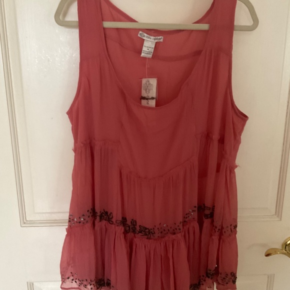 Top - Picture 2 of 4